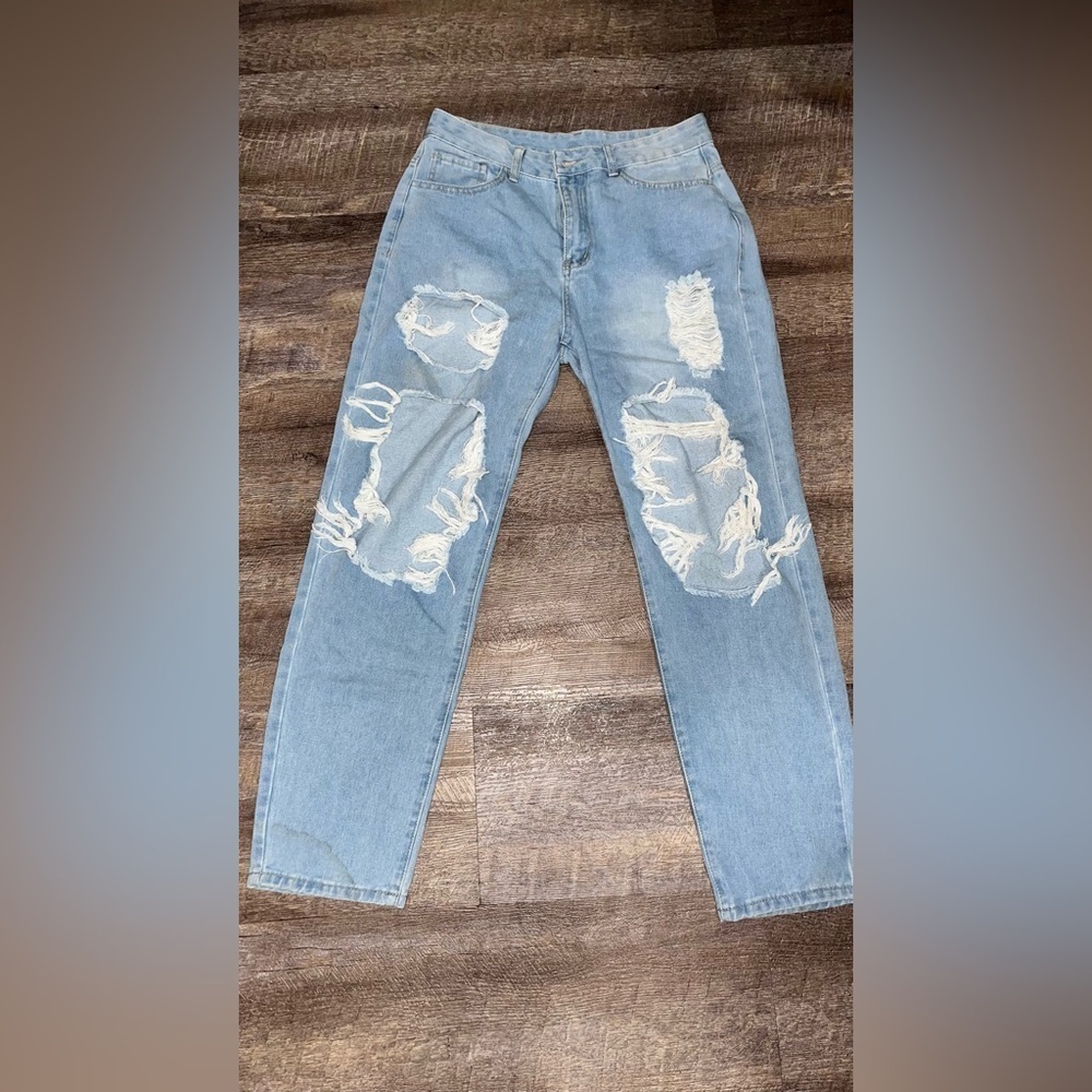 Woman’s distressed jeans size L Shein